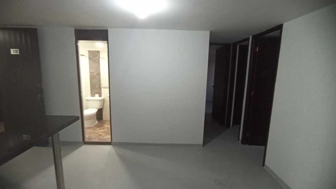 Se arrienda apto cerca ala estacion madera