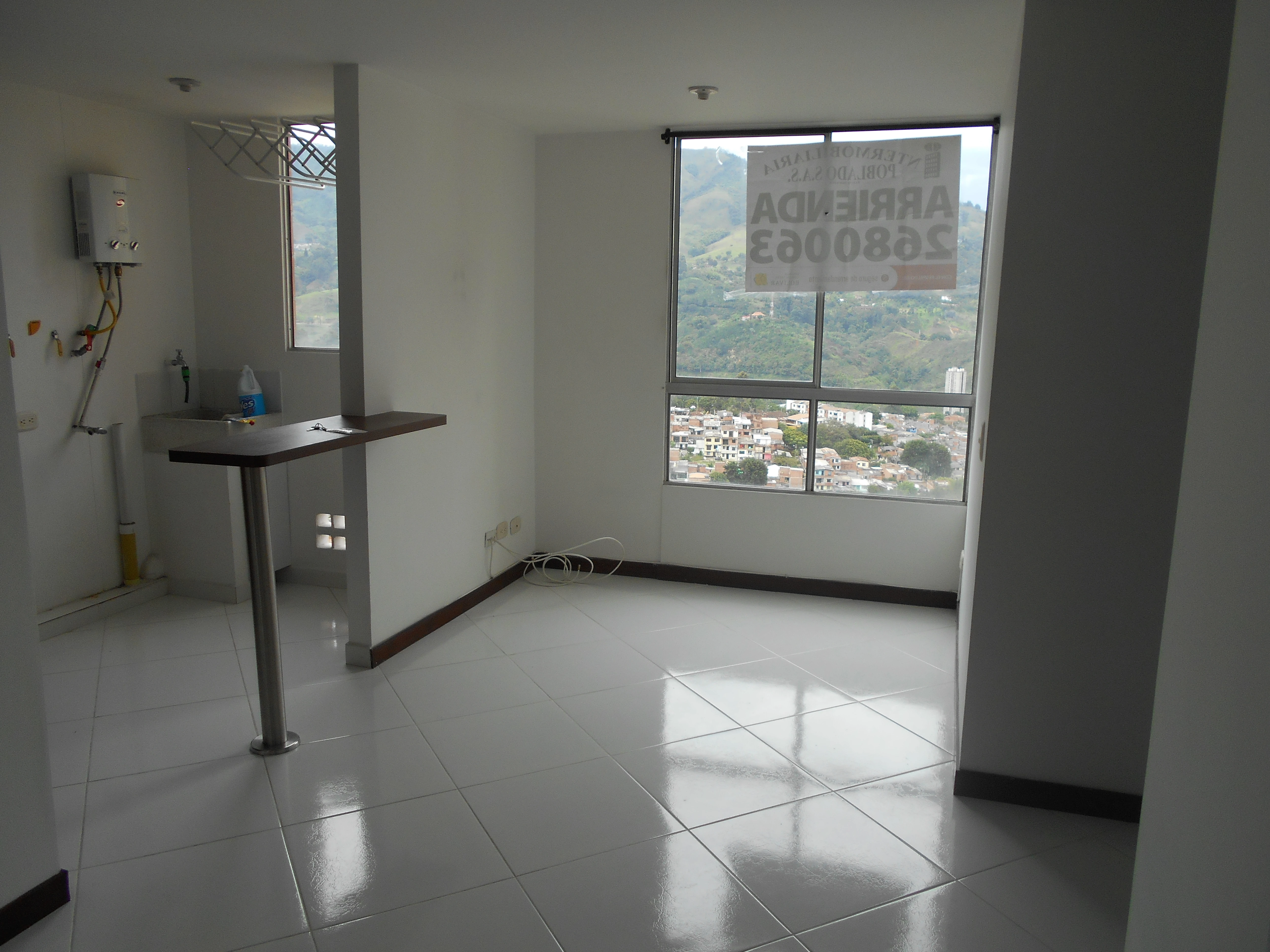 Apartamento en arriendo sector iglesia limonar