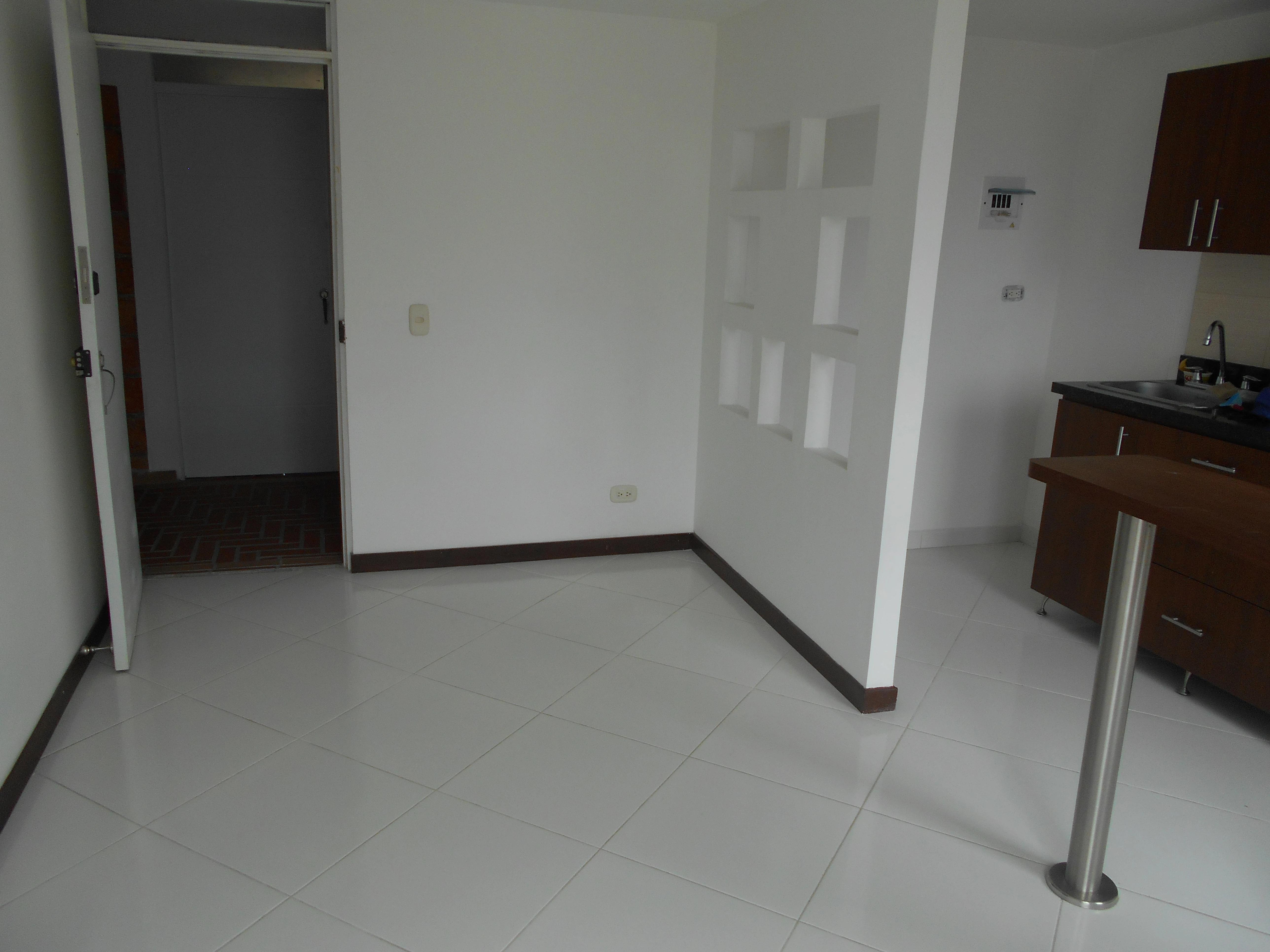 Apartamento en arriendo sector iglesia limonar