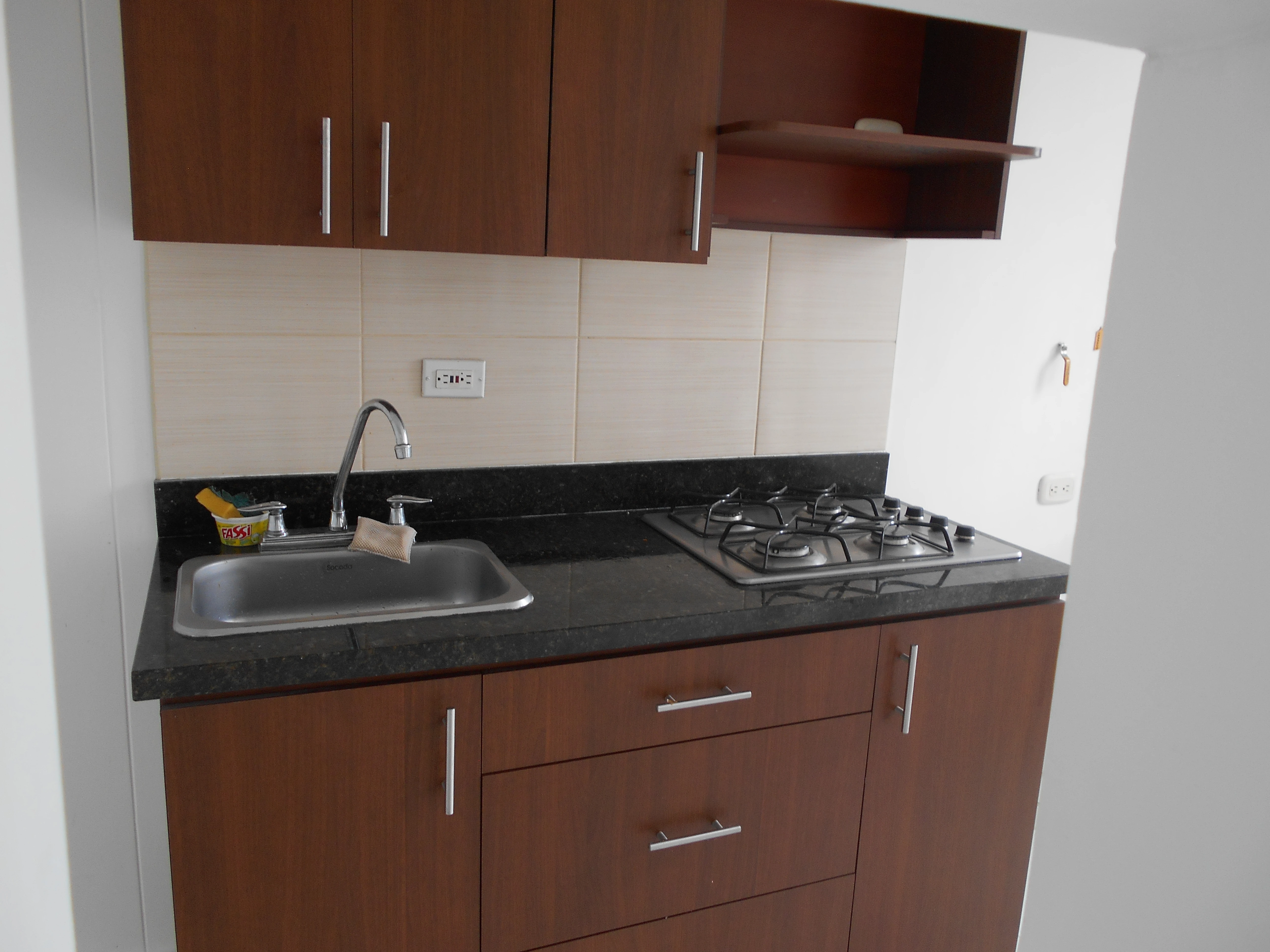 Apartamento en arriendo sector iglesia limonar