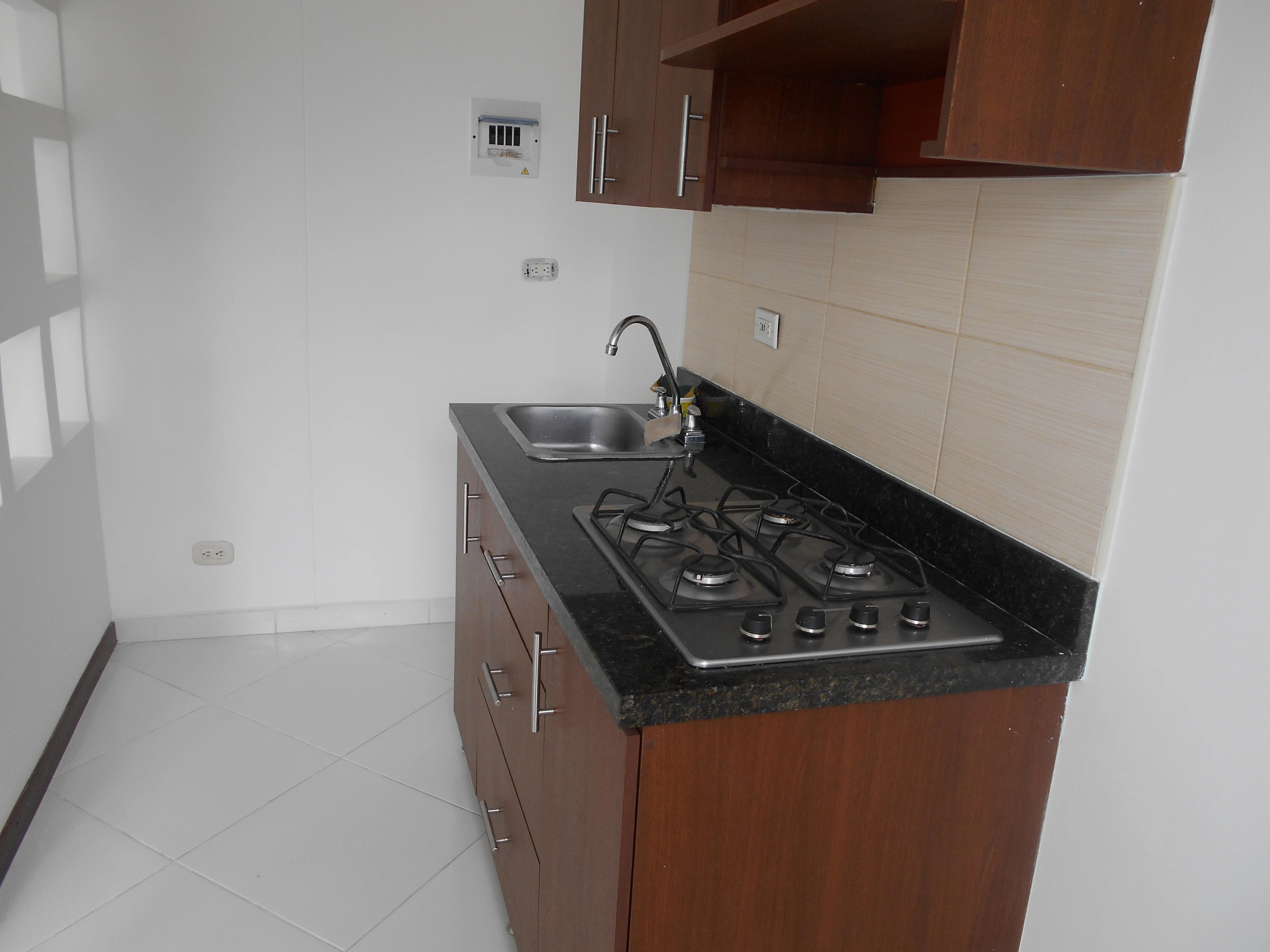 Apartamento en arriendo sector iglesia limonar
