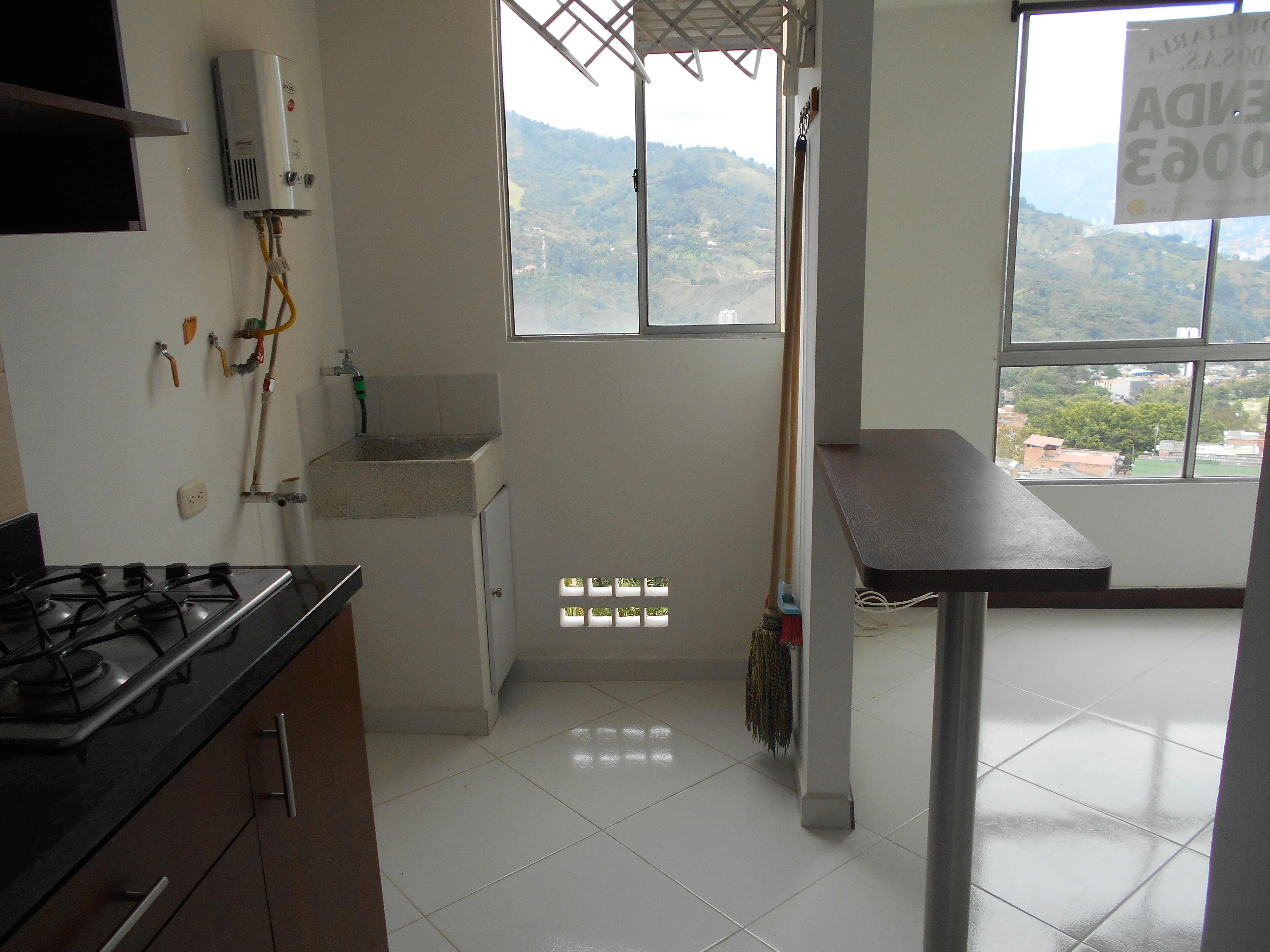 Apartamento en arriendo sector iglesia limonar