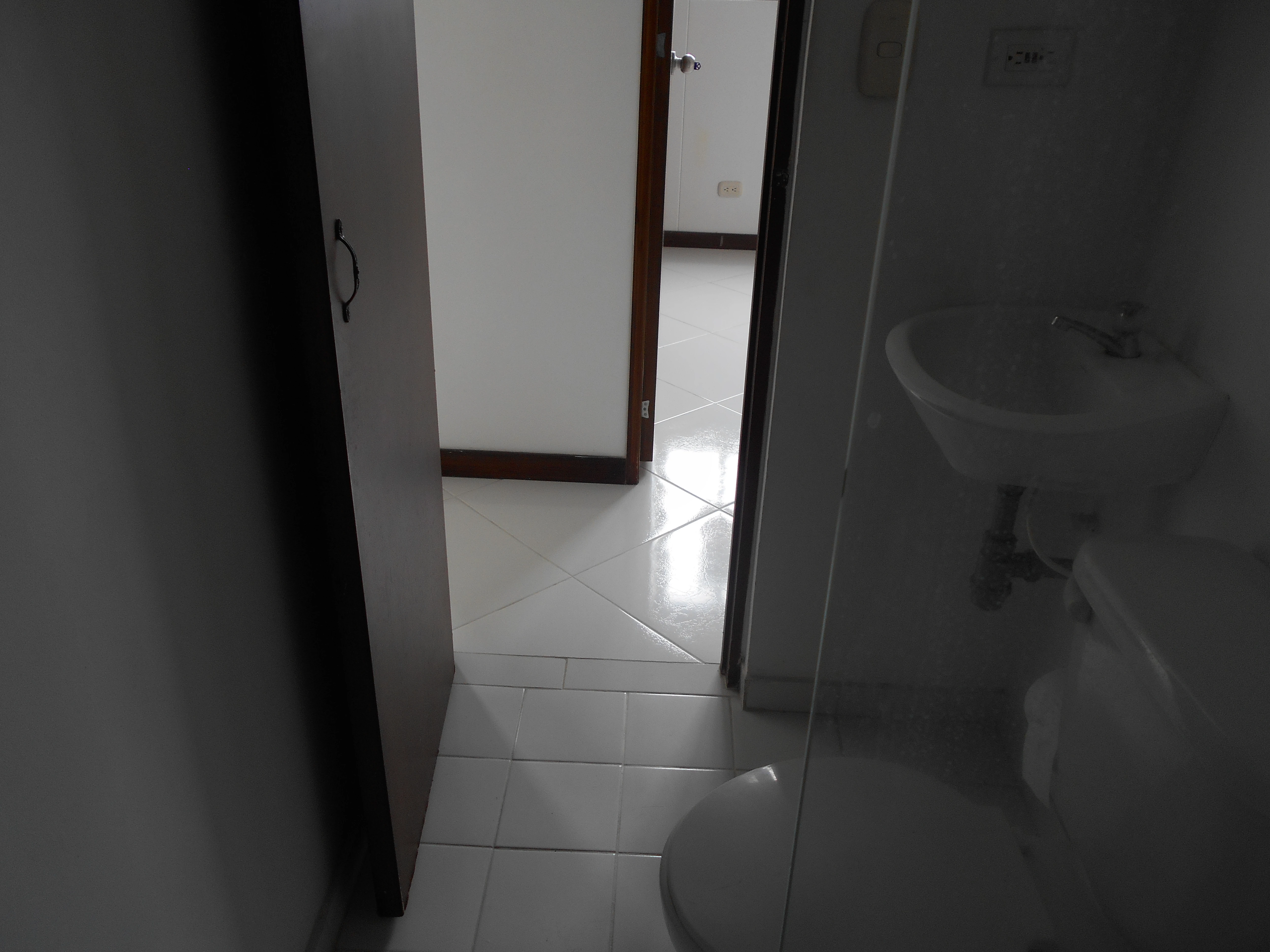 Apartamento en arriendo sector iglesia limonar
