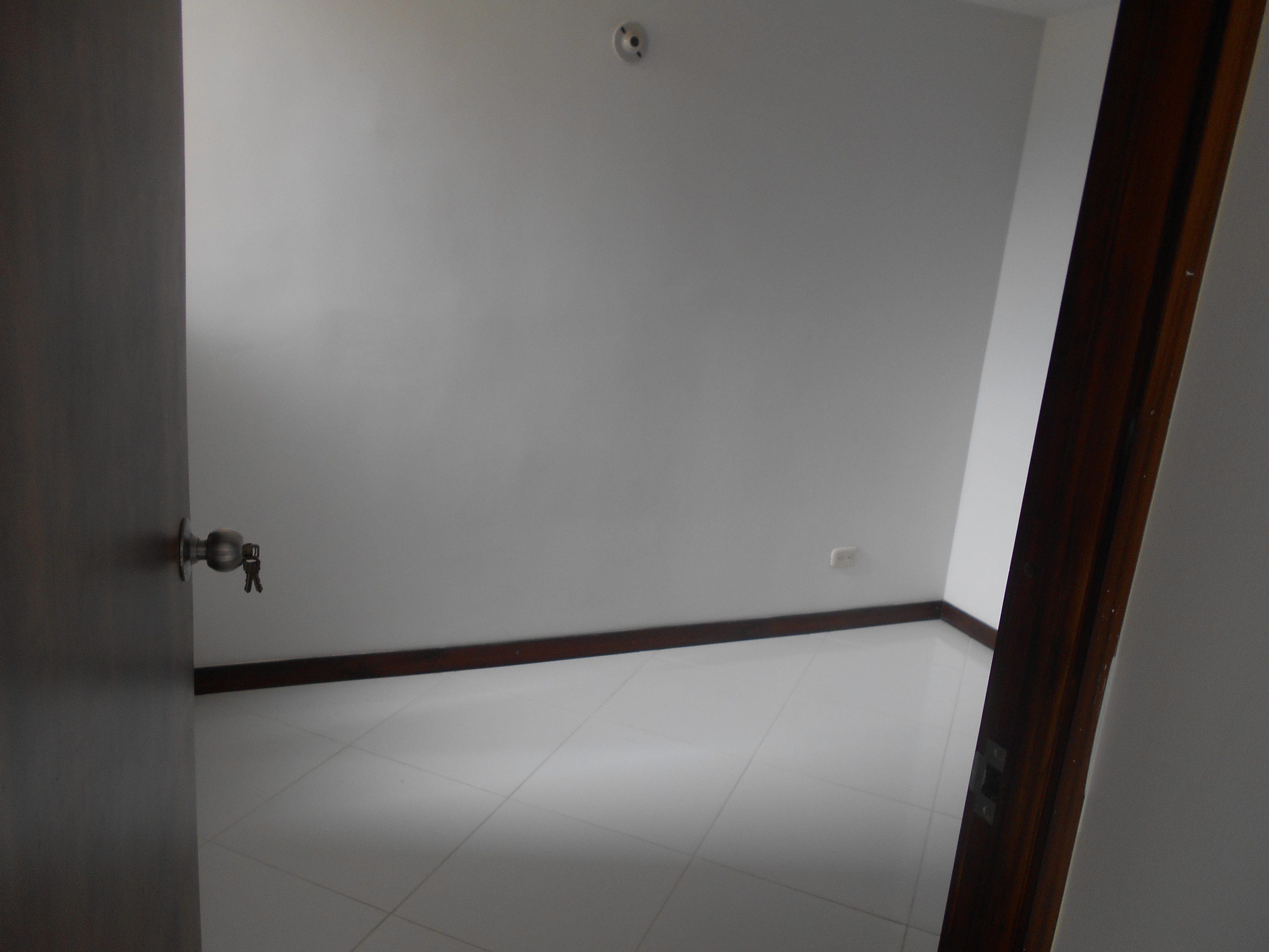 Apartamento en arriendo sector iglesia limonar