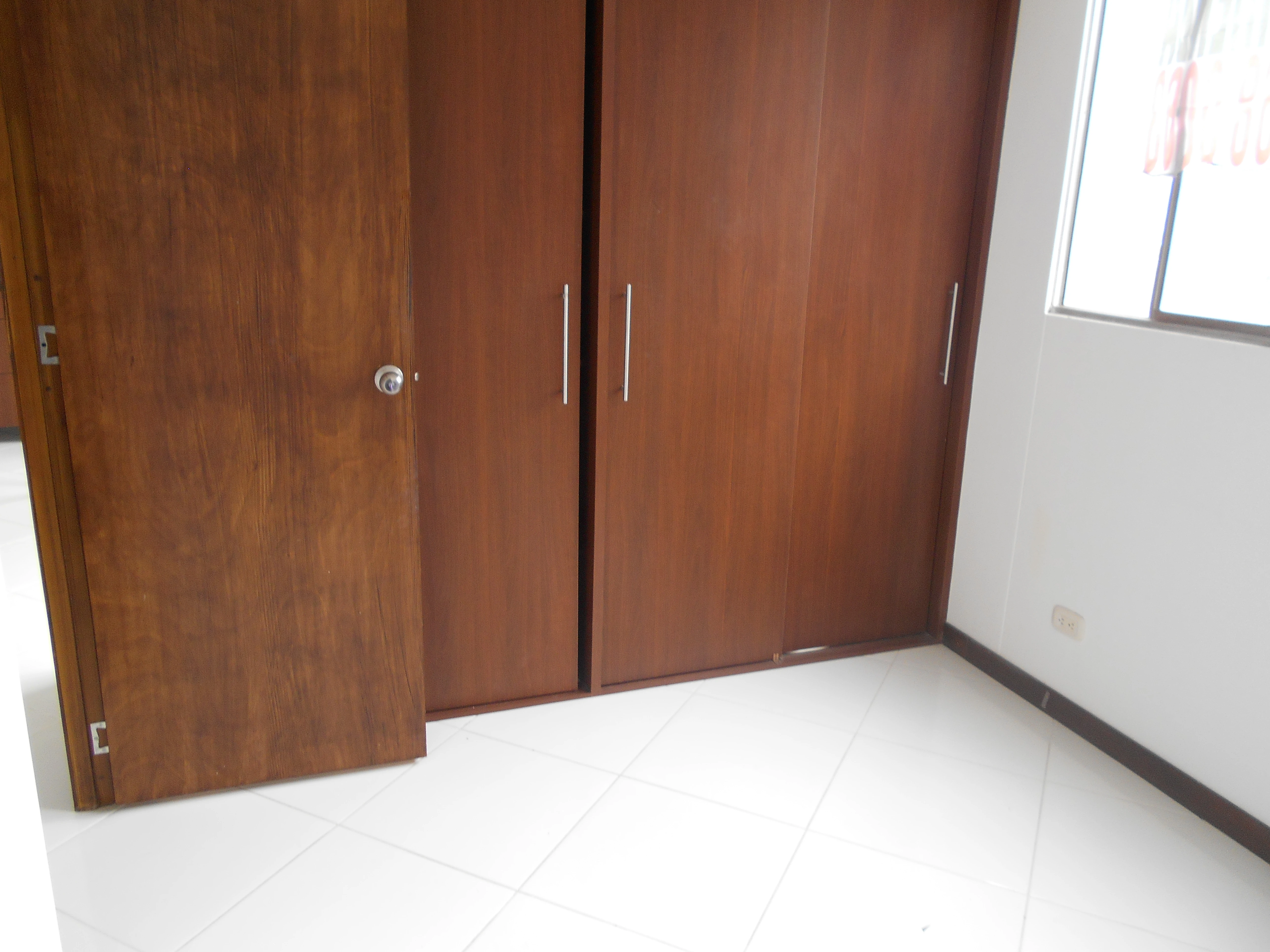 Apartamento en arriendo sector iglesia limonar
