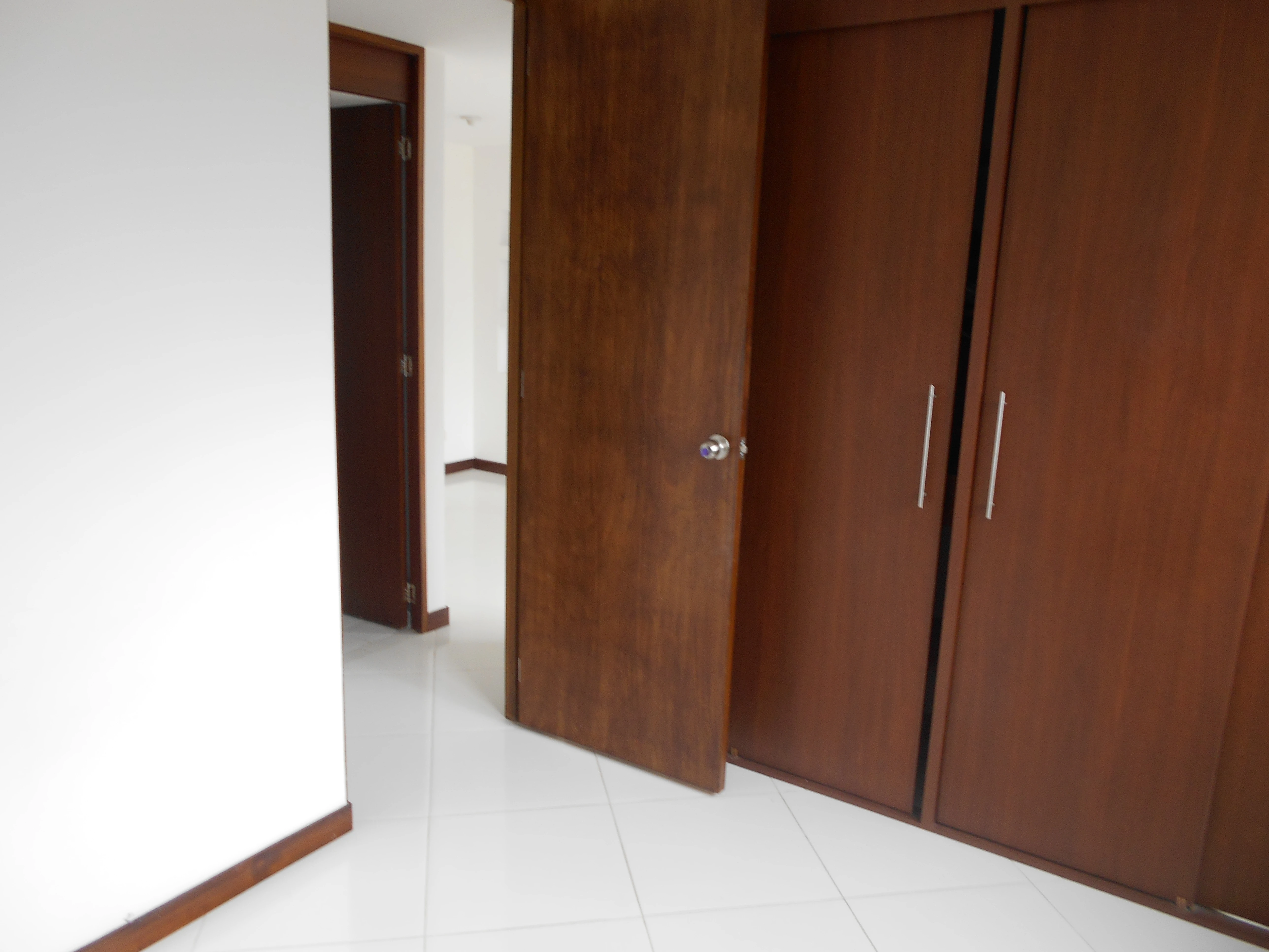 Apartamento en arriendo sector iglesia limonar