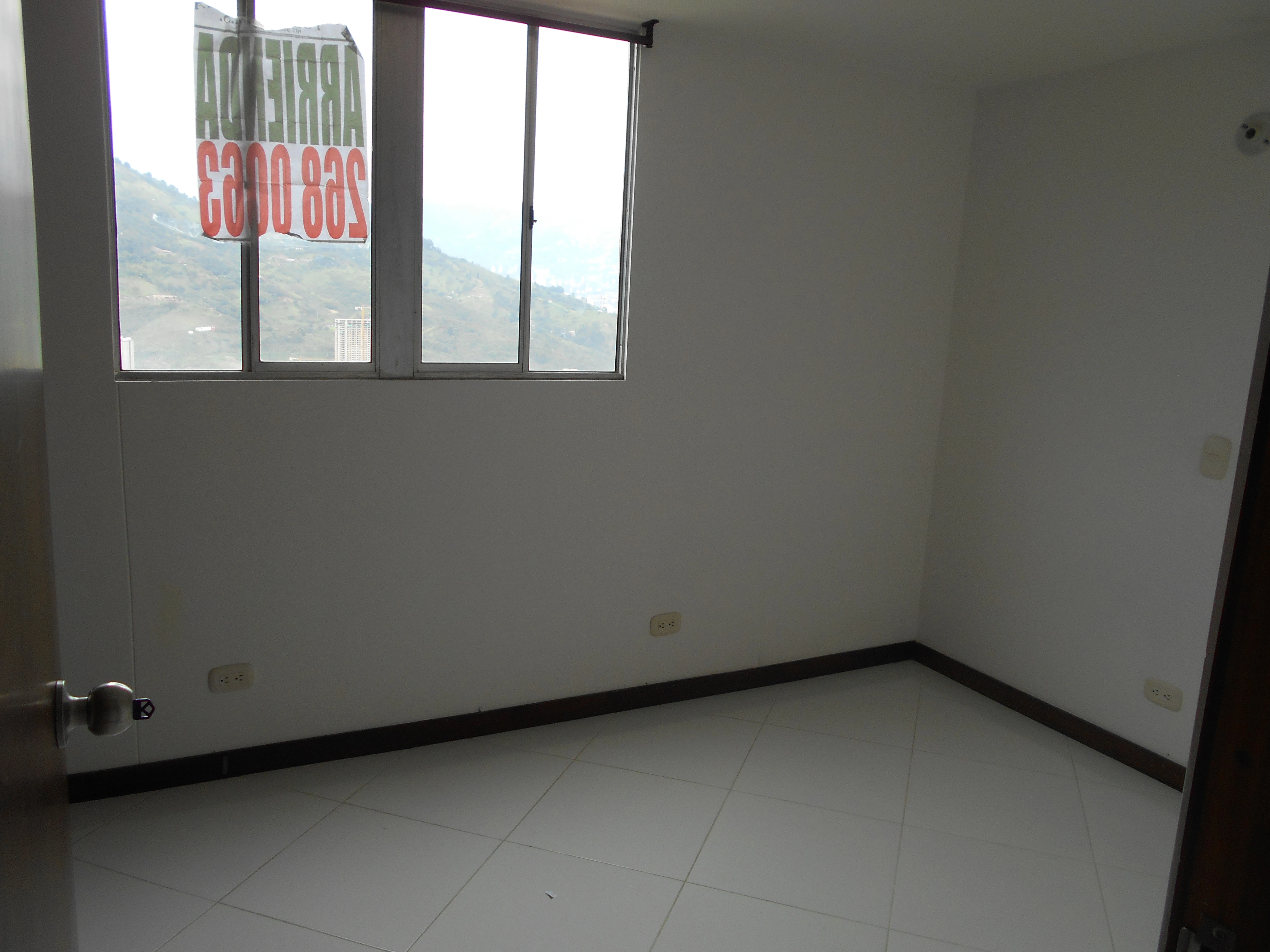 Apartamento en arriendo sector iglesia limonar