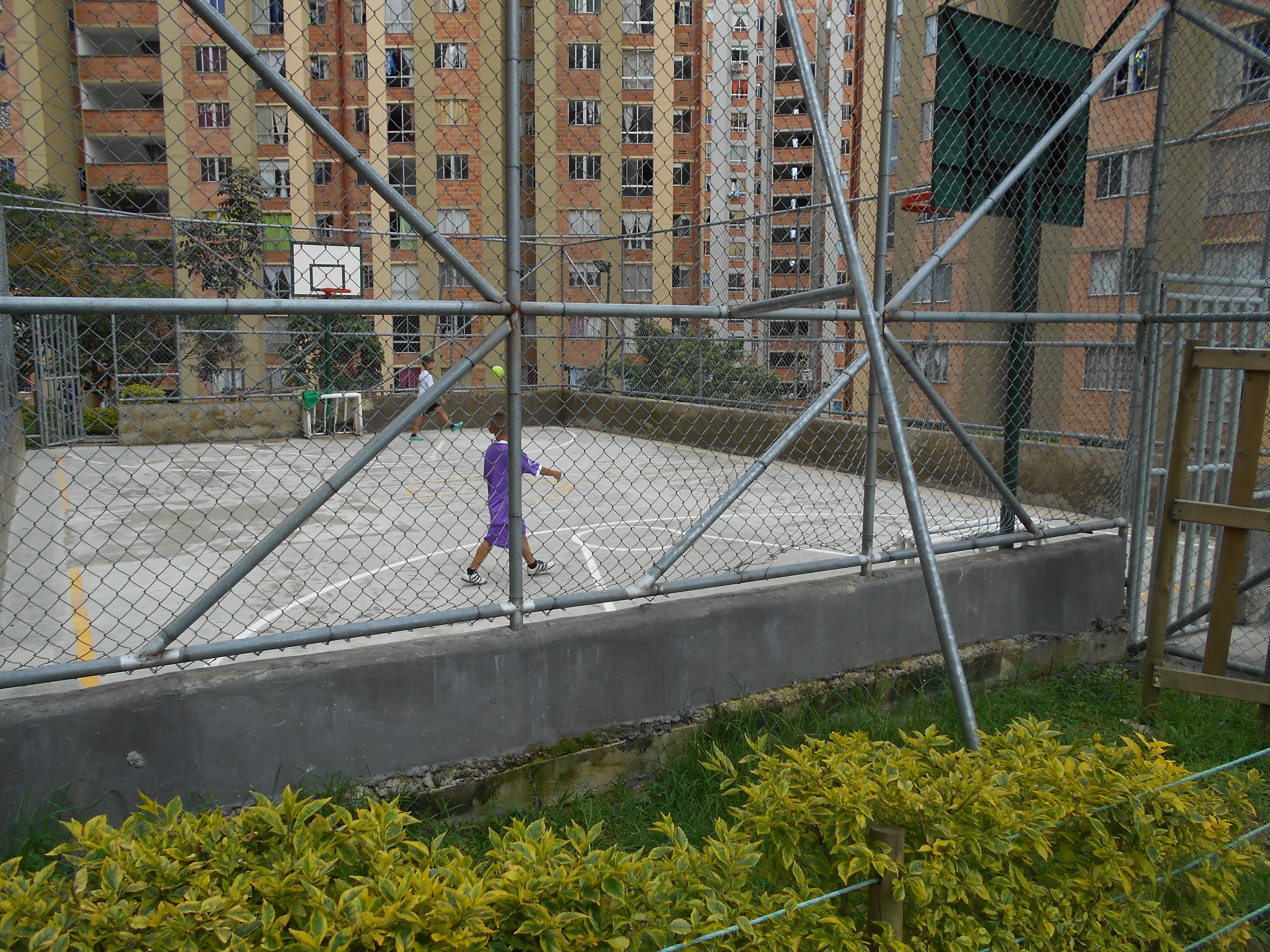 Apartamento en arriendo sector iglesia limonar