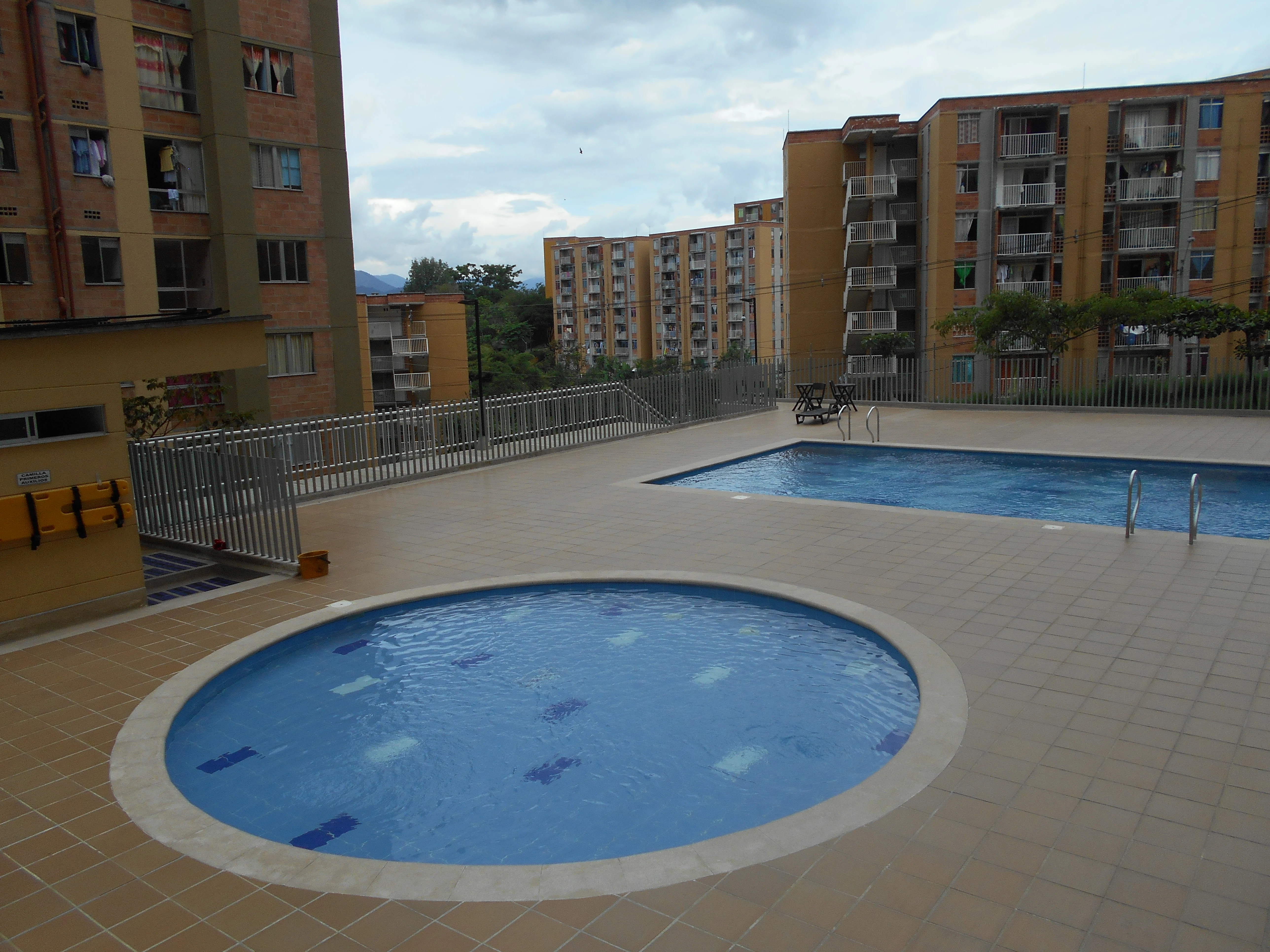 Apartamento en arriendo sector iglesia limonar