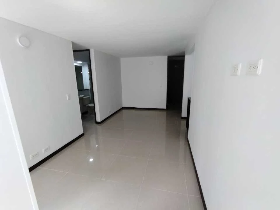 Apartamento en arriendo cerca a la estación madera