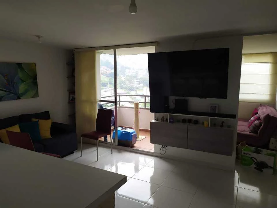 Se arrienda apartamento cerca ala estacion madera via machado
