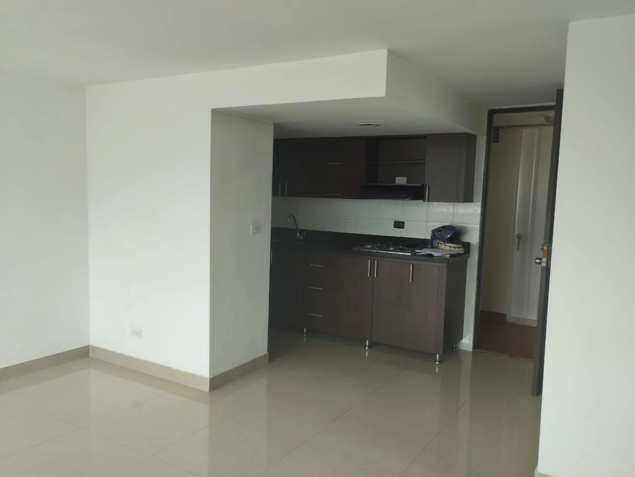 APTO EN ARRIENDO ROBLEDO