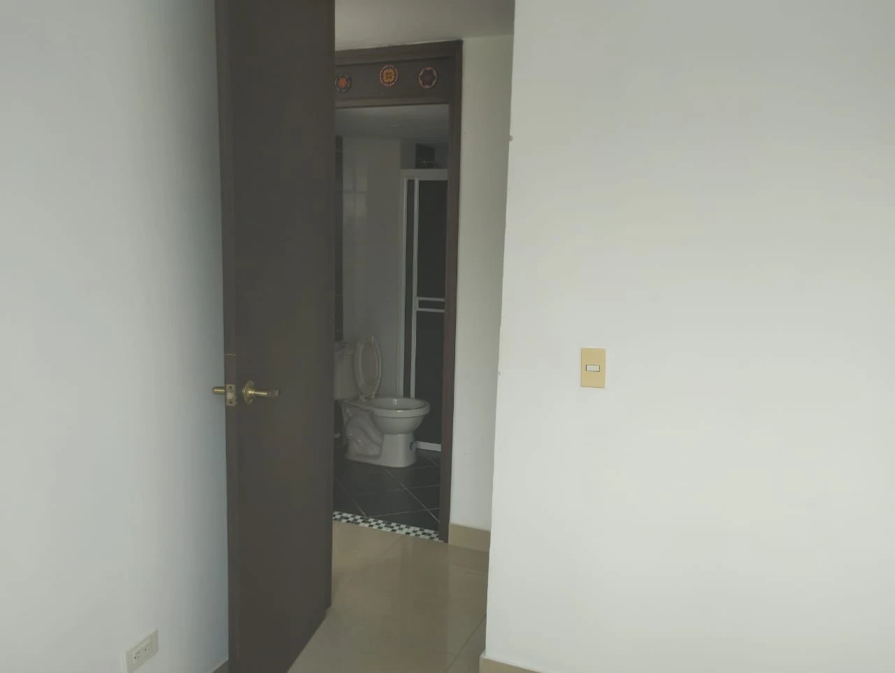 APTO EN ARRIENDO ROBLEDO