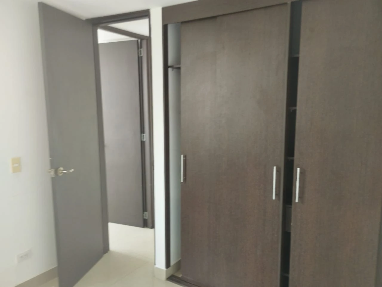 APTO EN ARRIENDO ROBLEDO