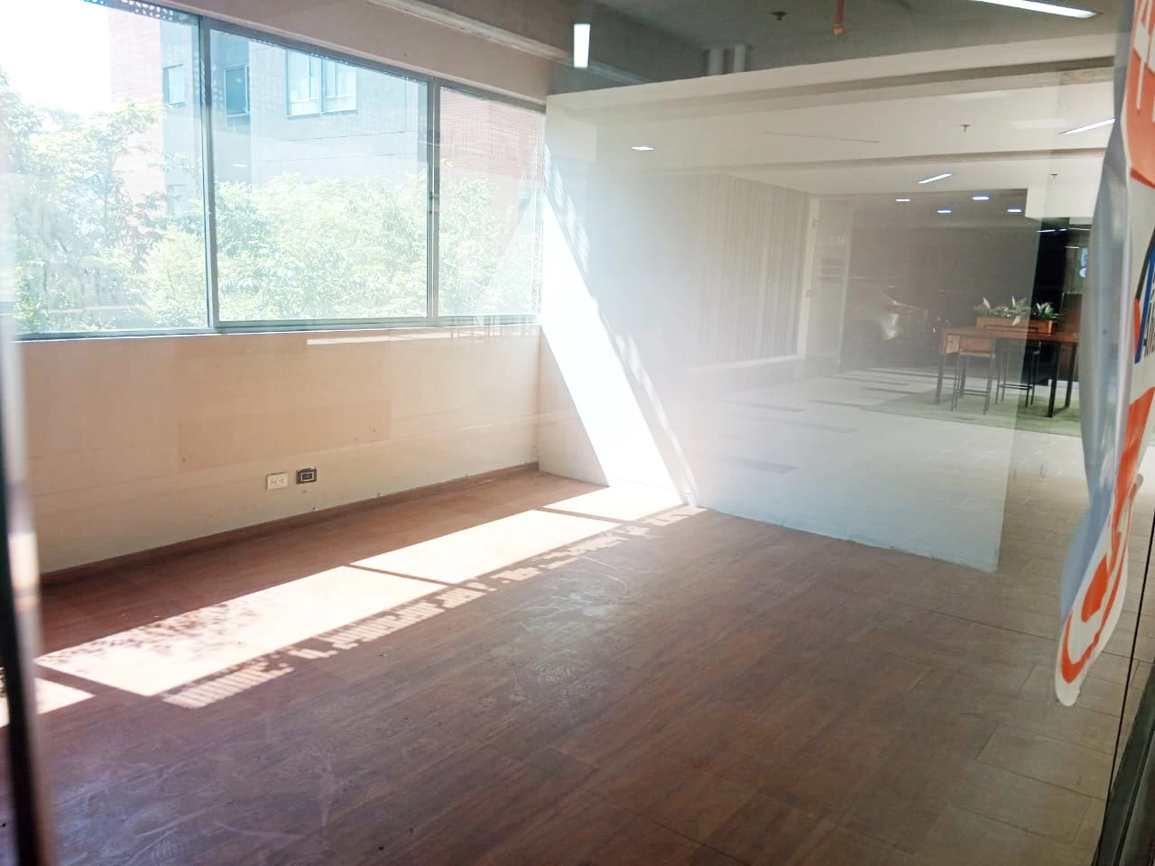 LOCAL COMERCIAL  EN ARRIENDO