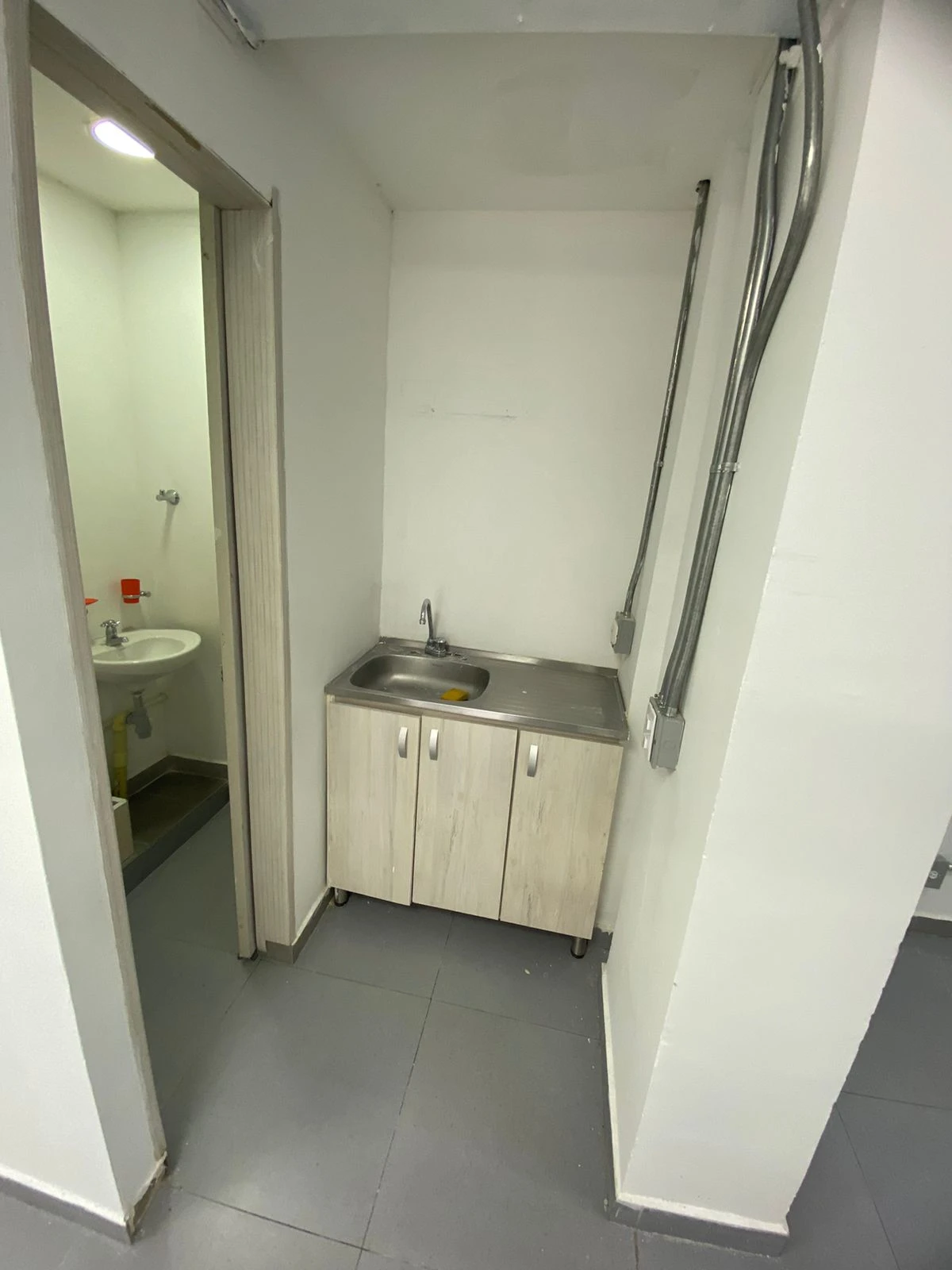 LOCAL EN ARRIENDO LAURELES