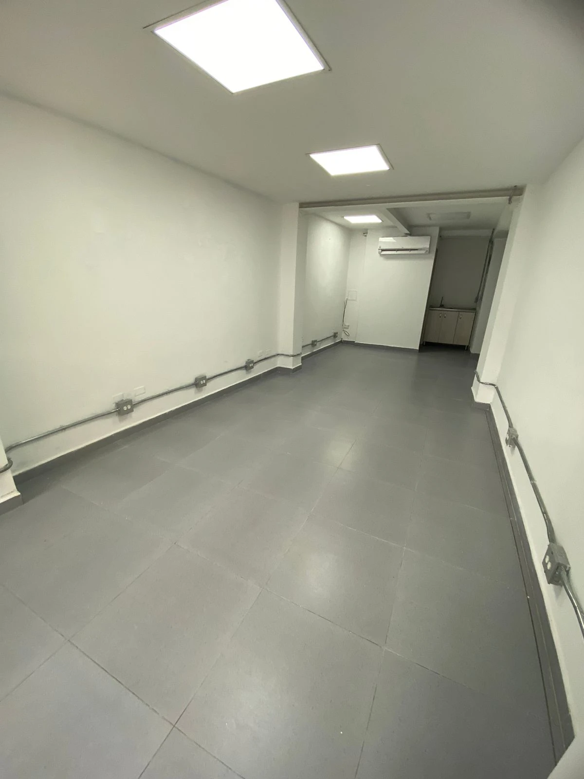 LOCAL EN ARRIENDO LAURELES