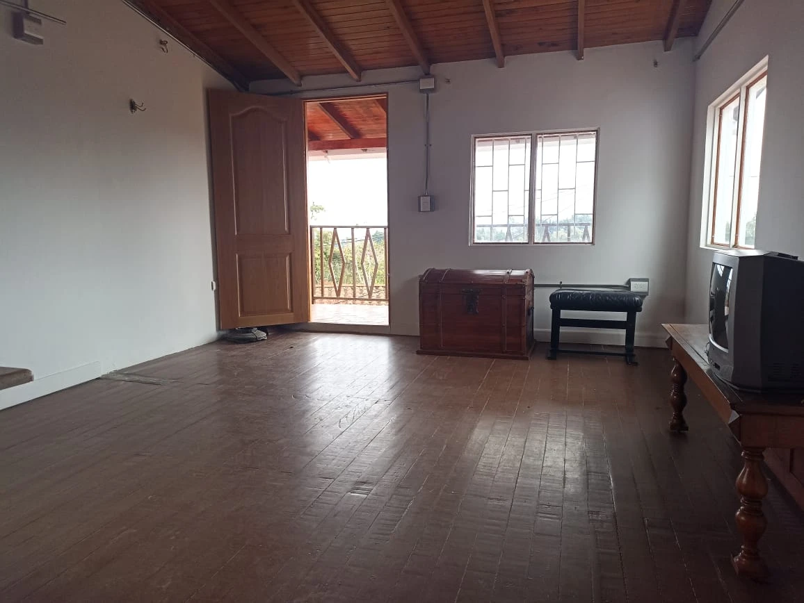 FINCA EN ARRIENDO EN SANTA ELENA 