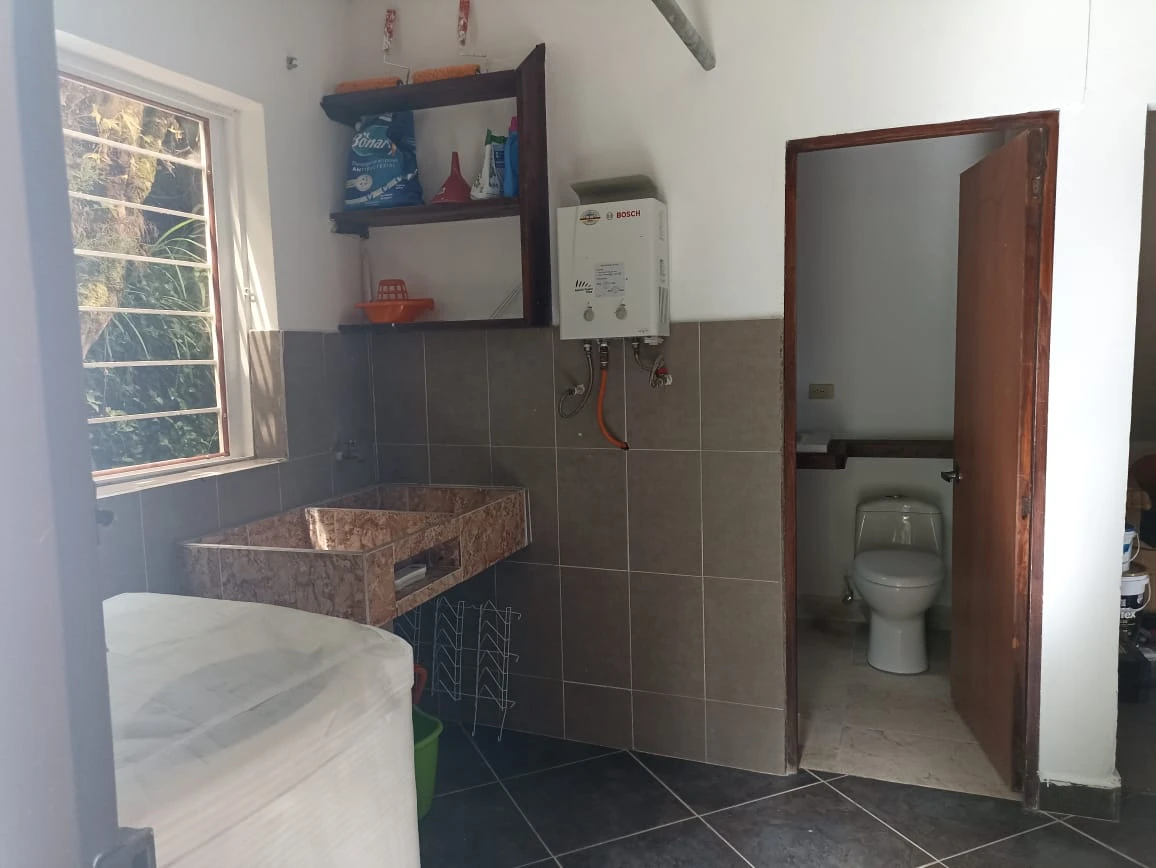 FINCA EN ARRIENDO EN SANTA ELENA 