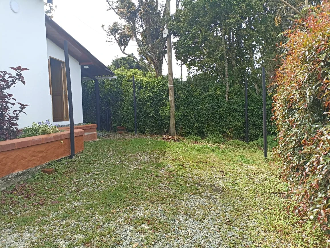 FINCA EN ARRIENDO EN SANTA ELENA 