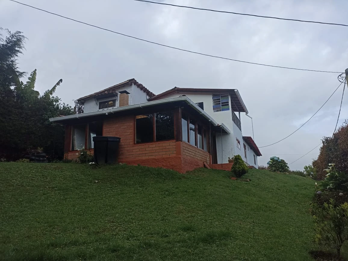 FINCA EN ARRIENDO EN SANTA ELENA 