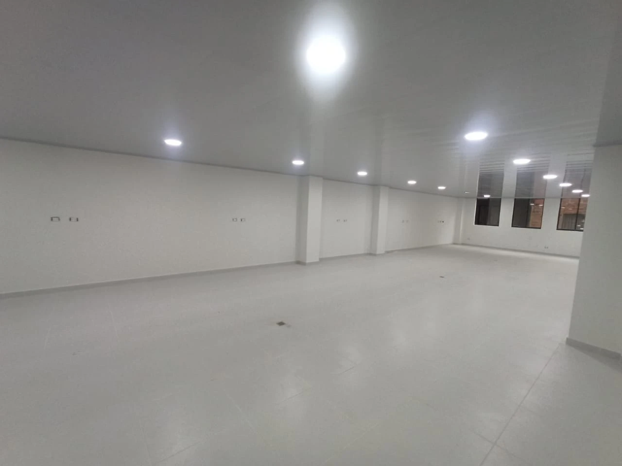 local en arriendo sector las flores-envigado