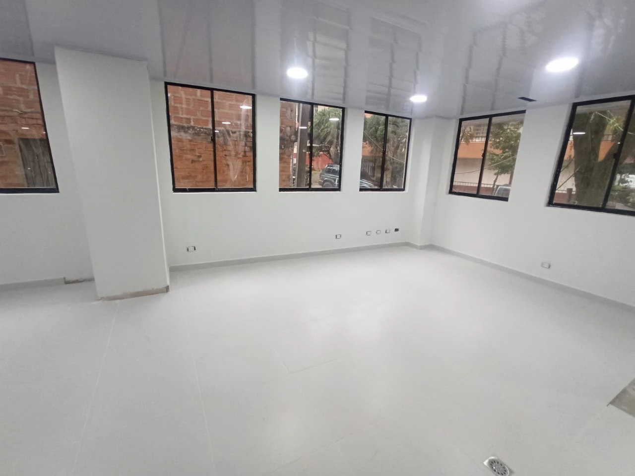 local en arriendo sector las flores-envigado