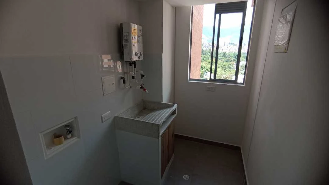 Se arrienda apartamento en sector ciudadela fabricato