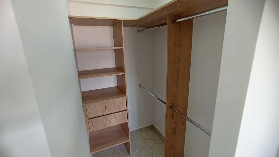 Se arrienda apto en sector madera