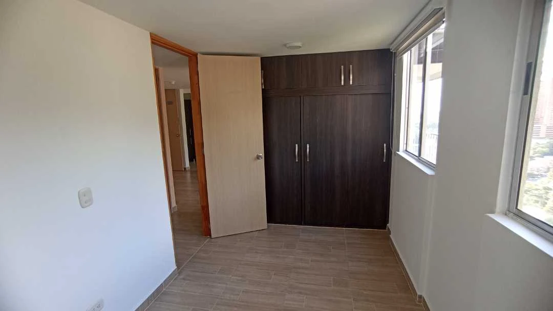 Se arrienda apto en poblado niquia sector Navarra
