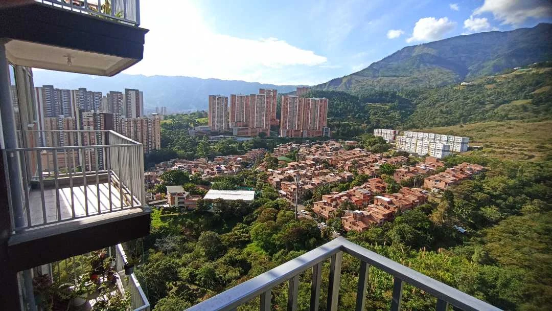 Se arrienda apto en poblado niquia sector Navarra
