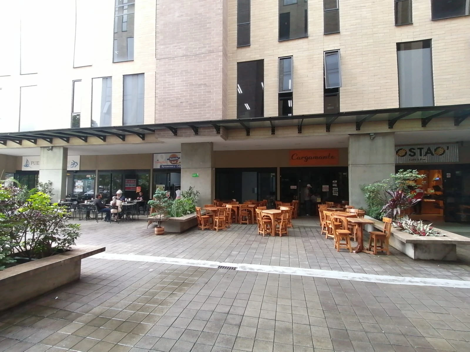 centro empresarial 808