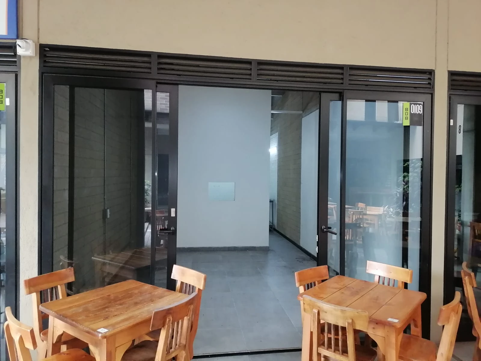 centro empresarial 808