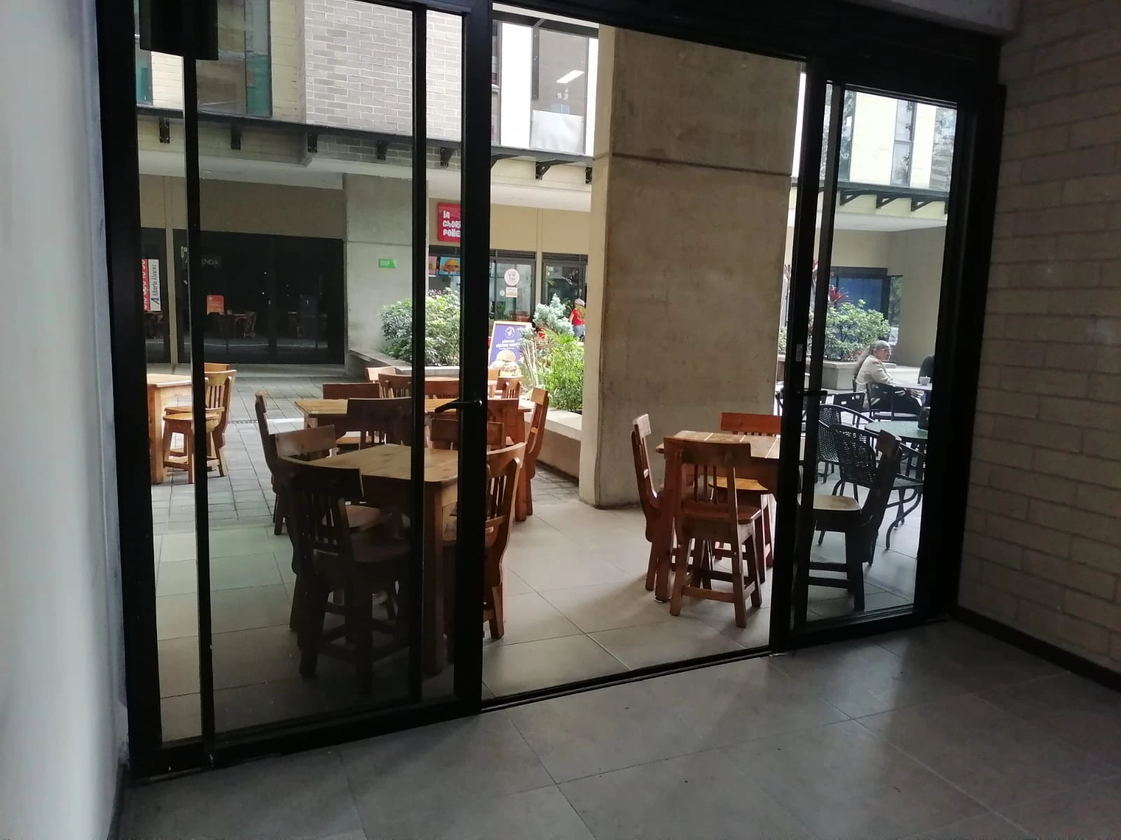 centro empresarial 808