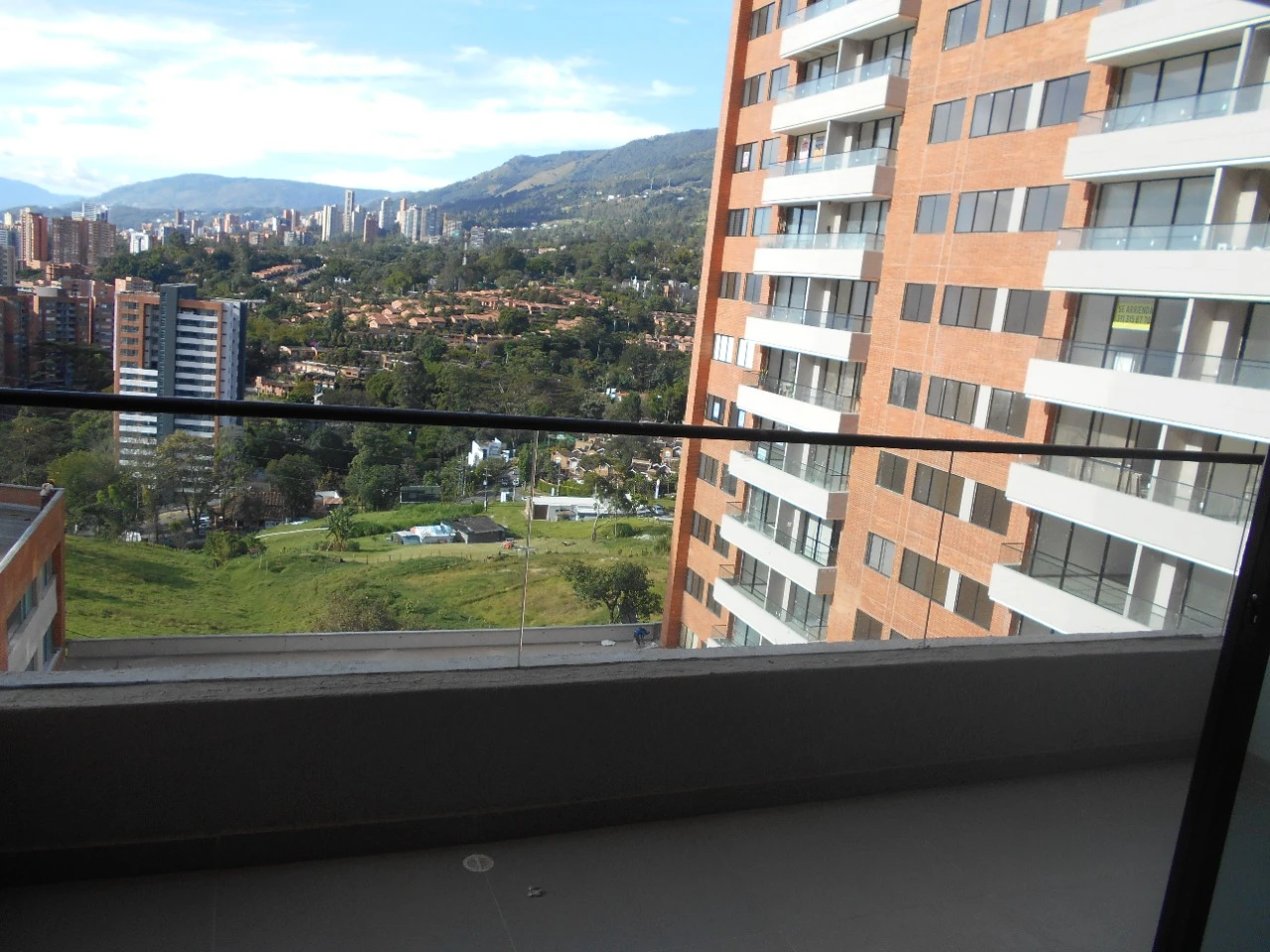 apartaestudio en arriendo sector loma de las brujas