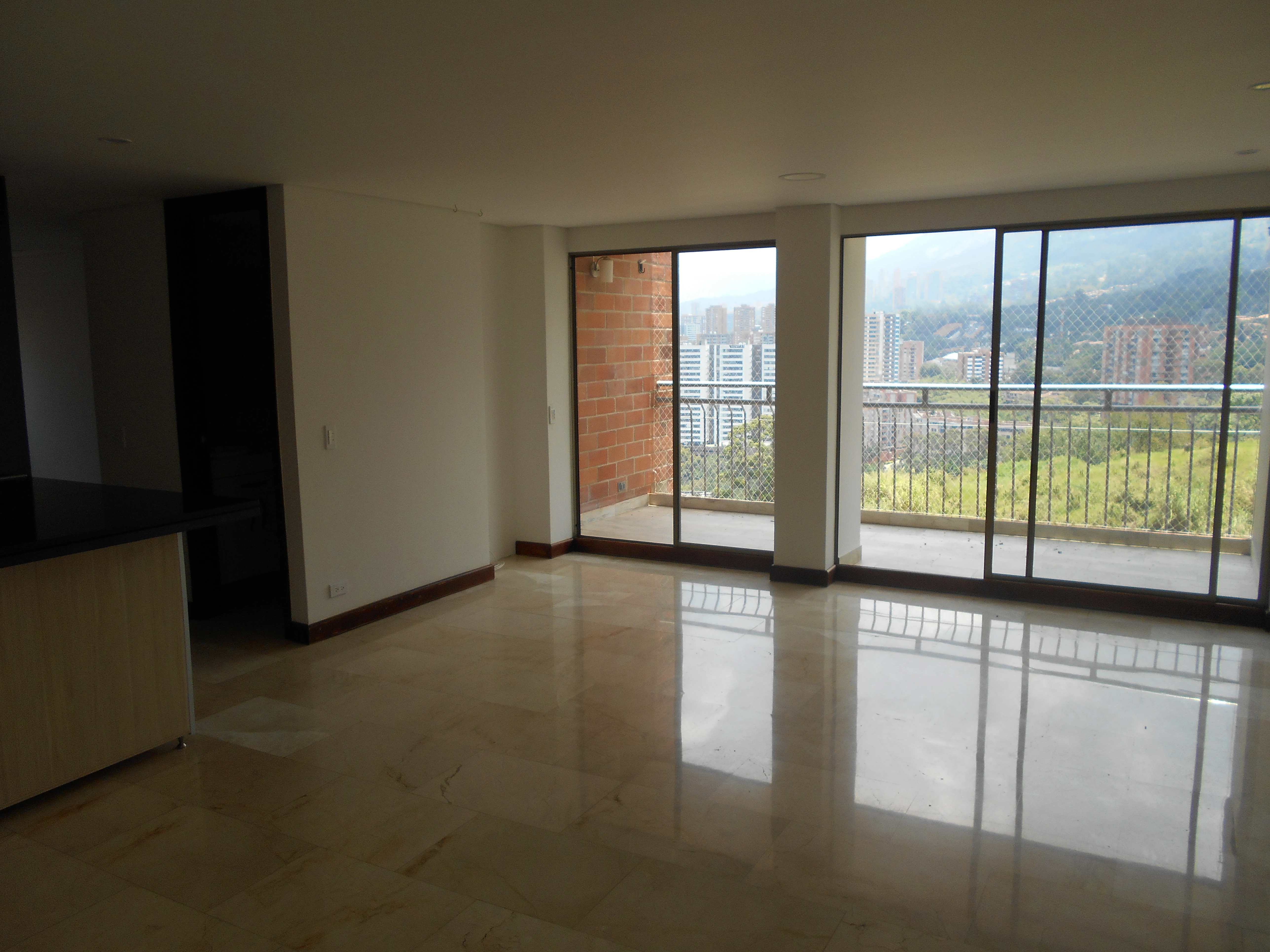 apartamento en arriendo sector Loma del Escobero.