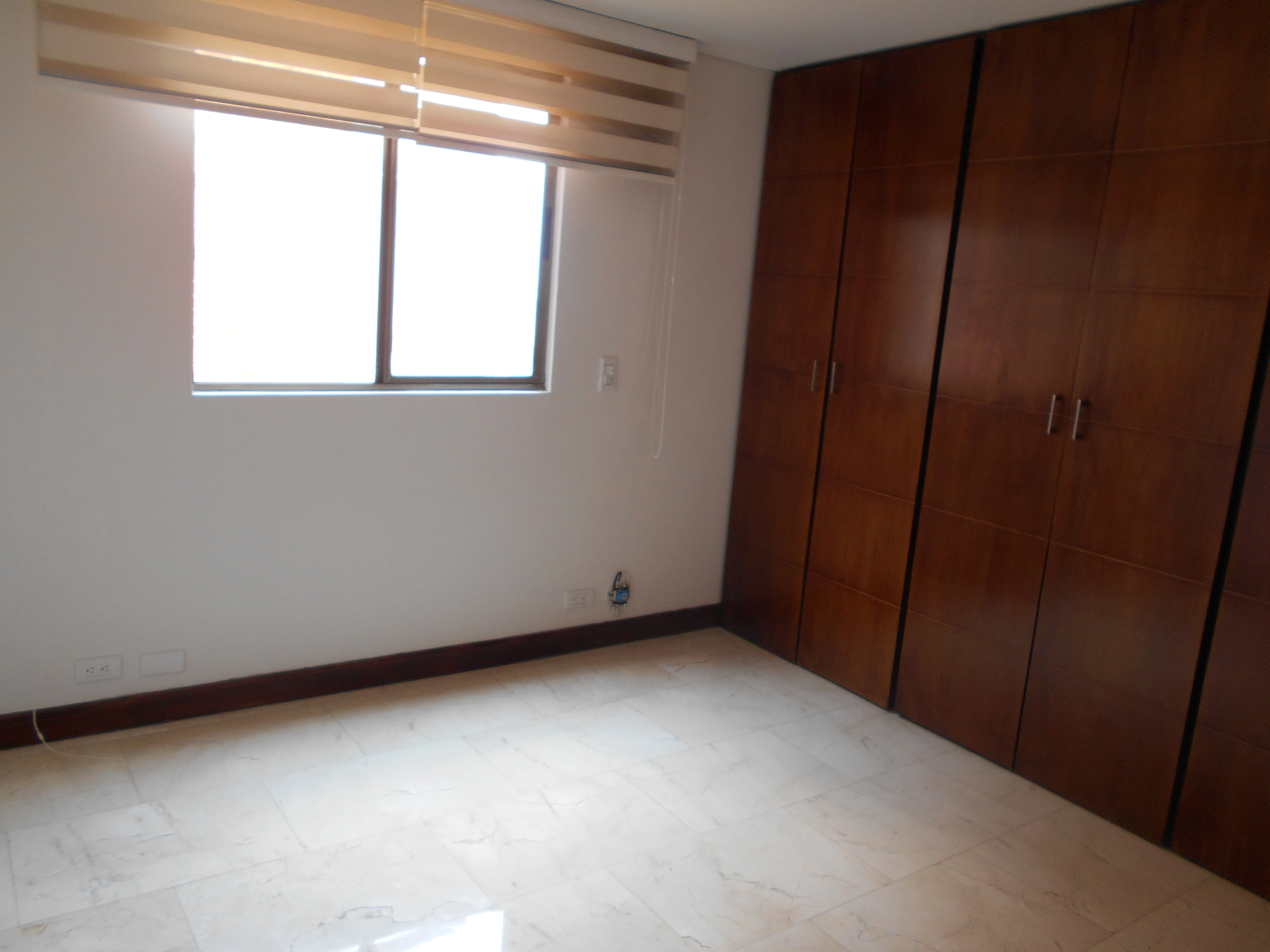 apartamento en arriendo sector Loma del Escobero.