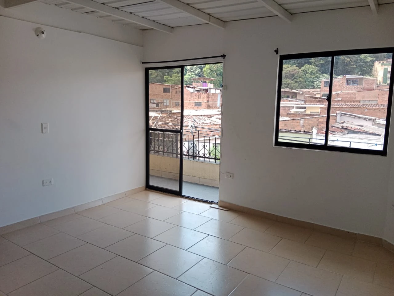 APARTA ESTUDIO EN ARRIENDO 