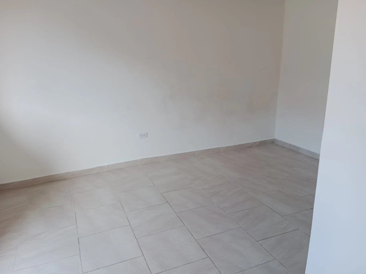 APARTA ESTUDIO EN ARRIENDO 