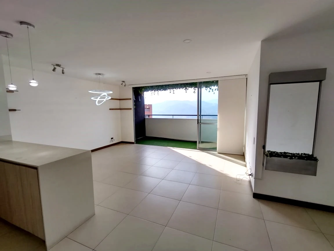 Apartamento en arriendo sector Loma de los Gonzalez