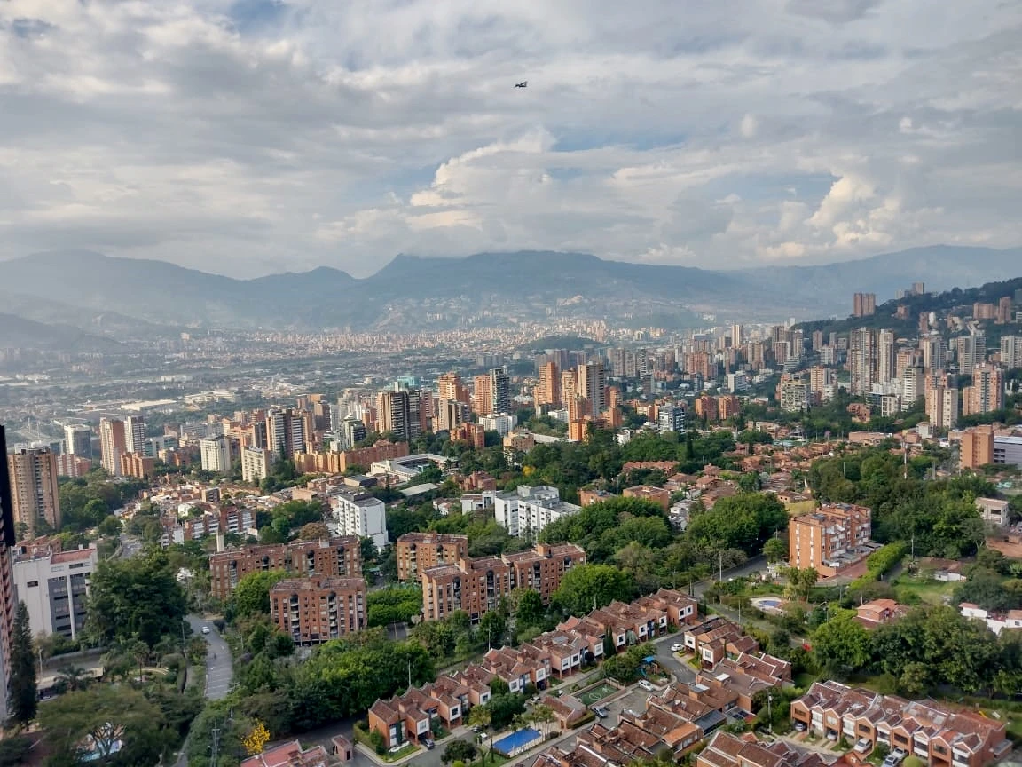 Apartamento en arriendo sector Loma de los Gonzalez