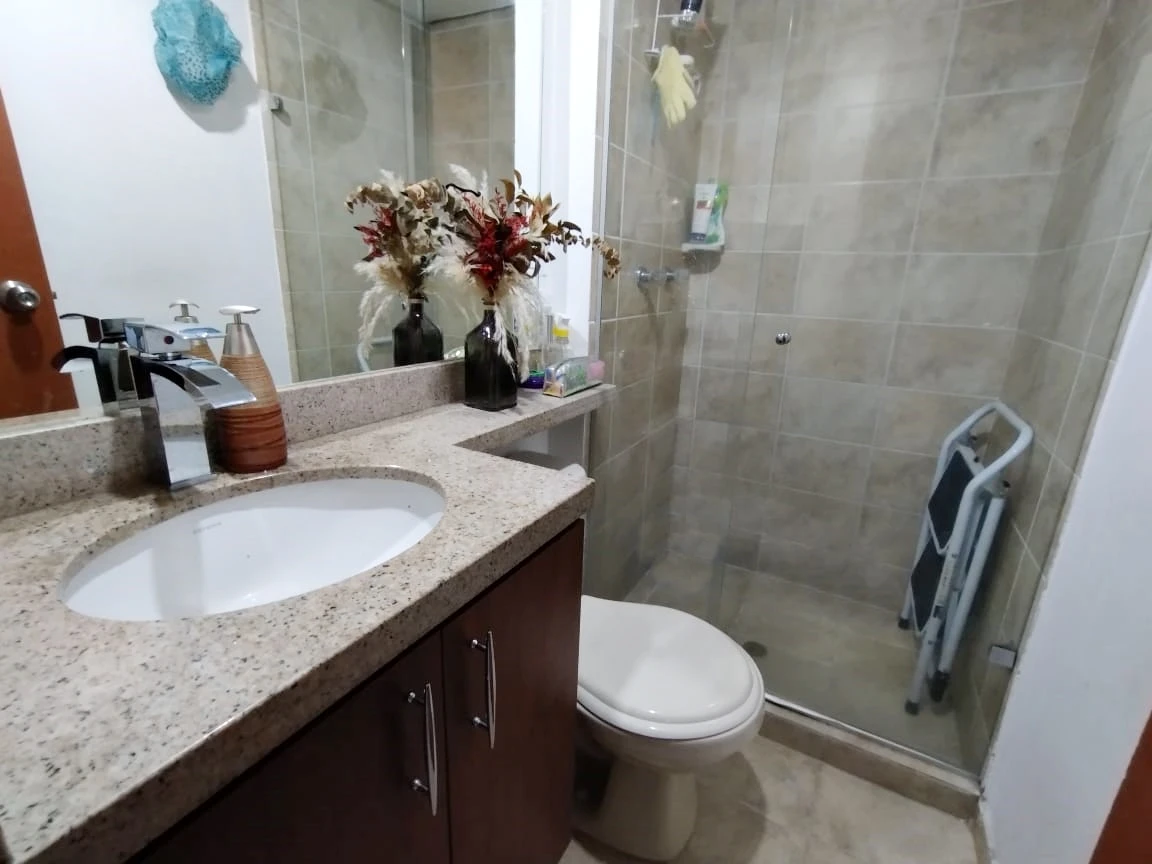 Apartamento en venta sector Loma de los Bernal