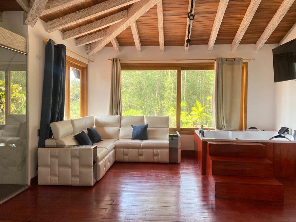 CASA LOTE EN ARRIENDO OJO DE AGUA RIONEGRO