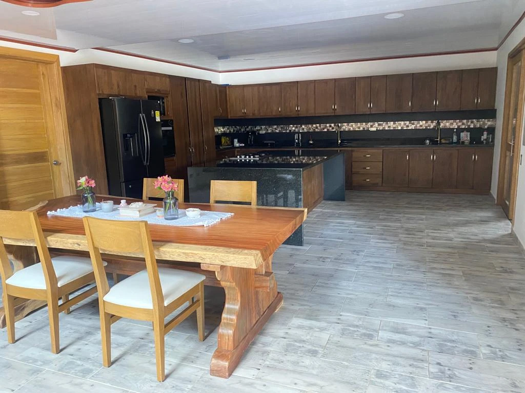 CASA LOTE EN ARRIENDO OJO DE AGUA RIONEGRO