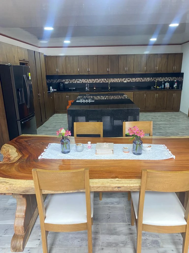 CASA LOTE EN ARRIENDO OJO DE AGUA RIONEGRO