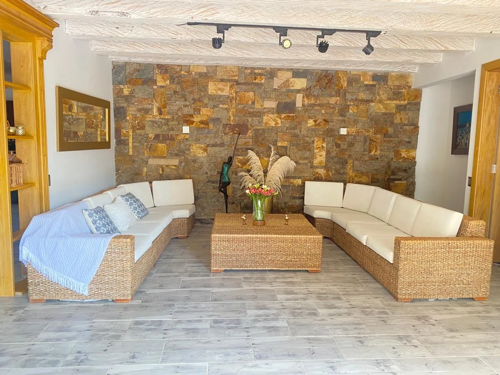 CASA LOTE EN ARRIENDO OJO DE AGUA RIONEGRO