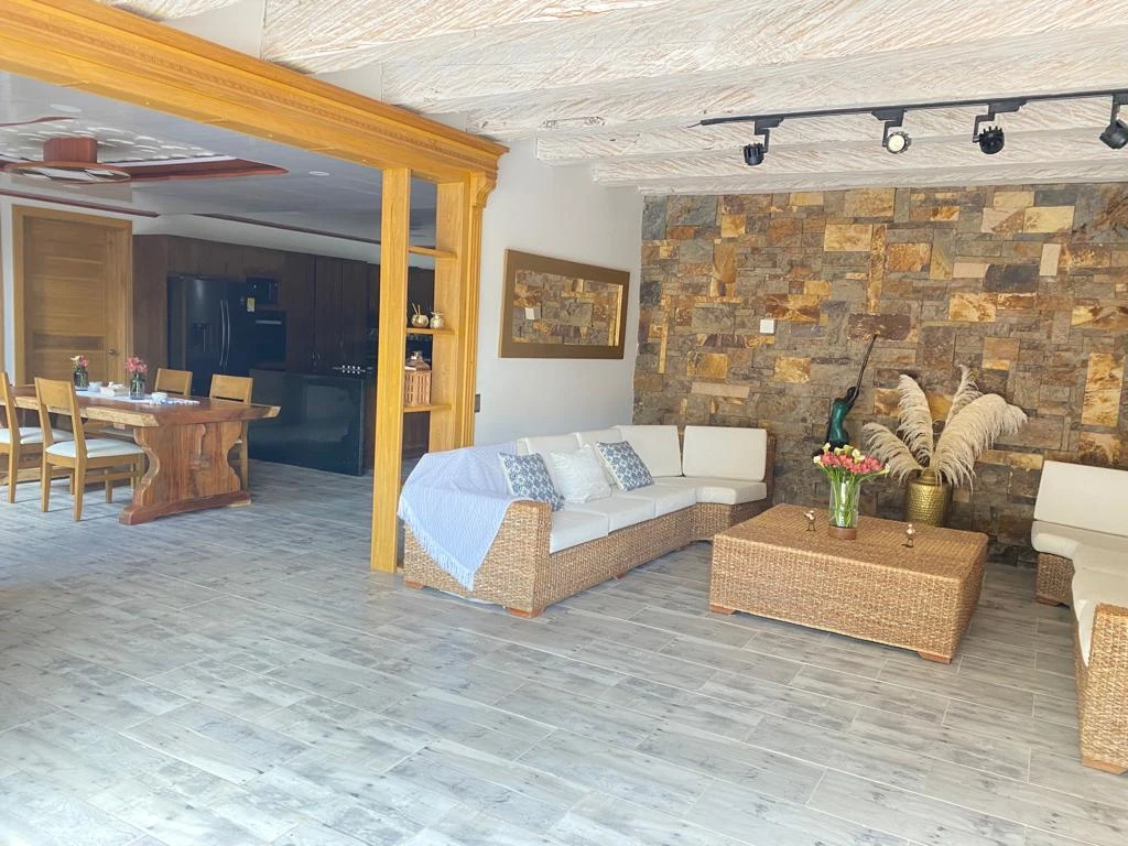 CASA LOTE EN ARRIENDO OJO DE AGUA RIONEGRO