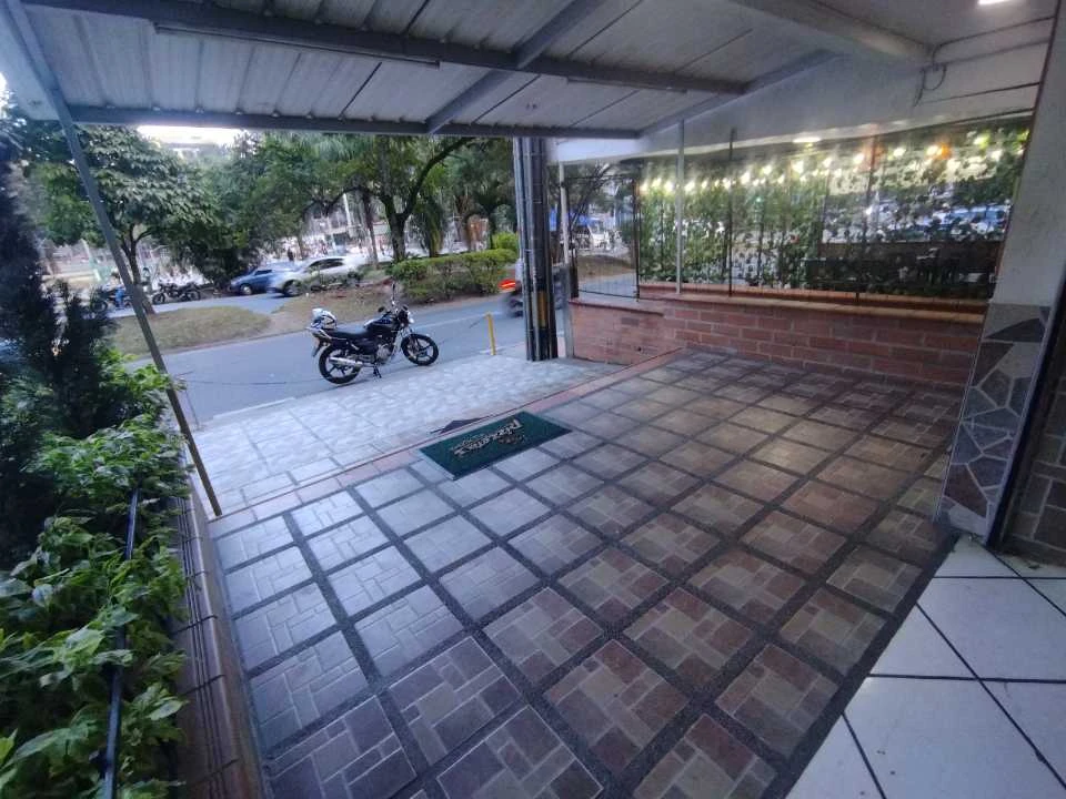 Local en arriendo en Niquia
