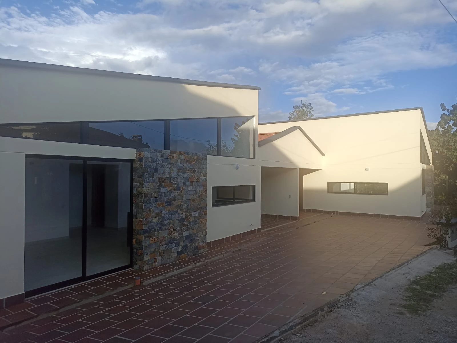 casa en arriendo sector colegios 