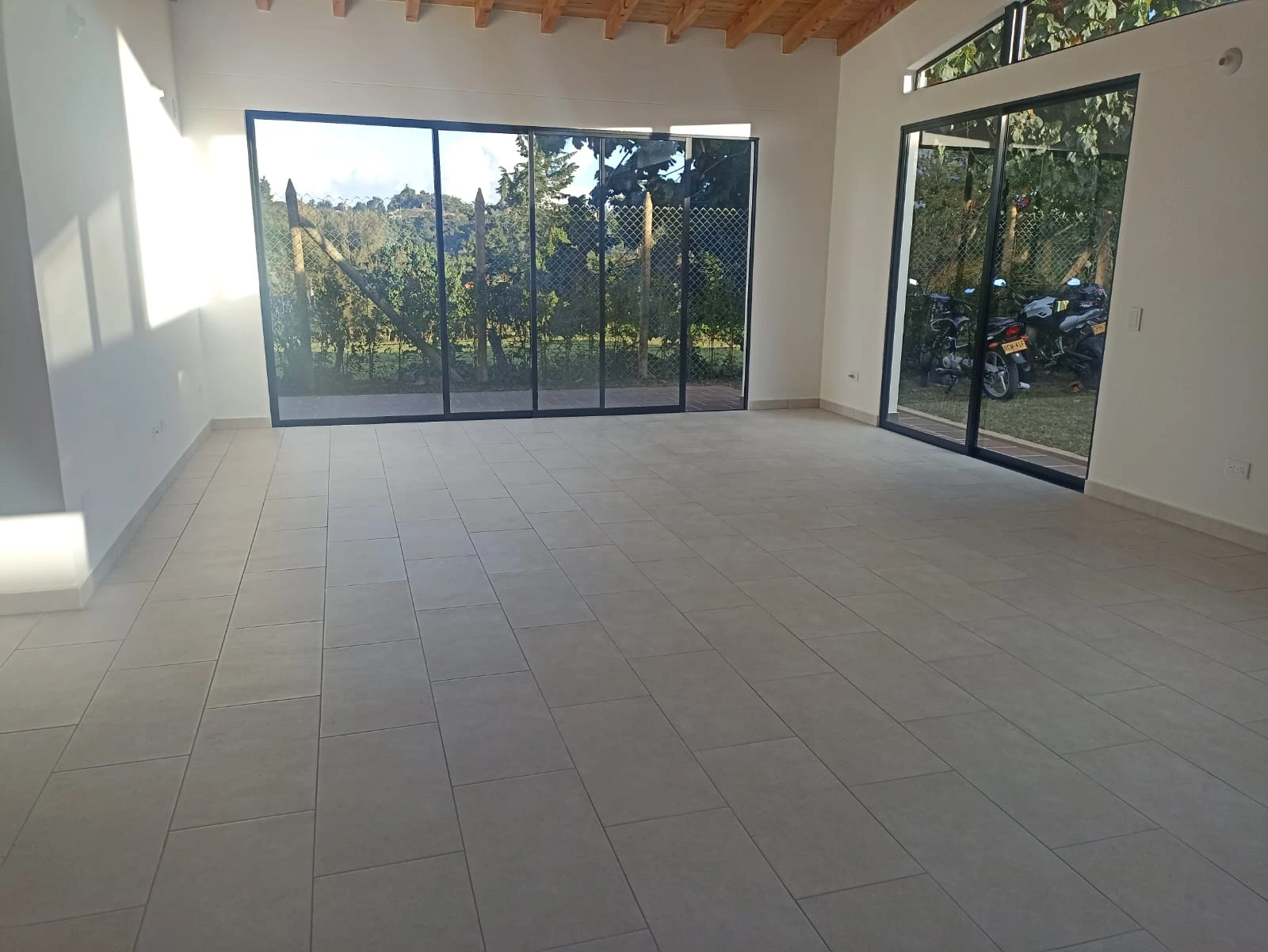 casa en arriendo sector colegios 